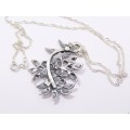 A Beautiful Vintage Design Flower Pendant On Chain in Sterling Silve