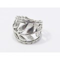 A Lovely Broad Leaf Design Ring in Sterling Silver.