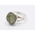 A Lovely Dainty Labradorite Ring in Sterling Silver