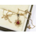 Vintage 9CT Gold & Garnet Flower Pendant & Necklace
