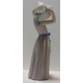 LLADRO FIGURINE - "COY"  - RETIRED - SUN HAT COLLECTION