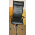 HIGHBACK OFFICE CHAIR WITH ARMS