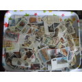 800 x WORLD USED AND MINT STAMPS OFF PAPER NEAT LOT SEE PICS