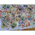 500 X MIXED WORLD STAMPS USED OFF PAPER NEAT LOT SEE PICS