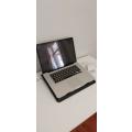 MacBook Pro 15-Inch Core i7 (Early 2011) - 2.2 GHz + MagSafe Charger