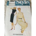 PATTERN STYLE 2911 (CUT ON 14)- DRESSES (SIZE 11/12)