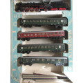 MARKLIN HO SCALE -  #3148 STEAM LOCO & TENDER WITH 4 COACHES (BOXED), SEE FOTOS