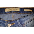 GUESS KATE SKINNY JEANS SIZE 27/32