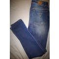 GUESS KATE SKINNY JEANS SIZE 27/32