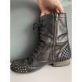STEVE MADDEN Ladies Spiked toe Boots - Black - SIZE 7