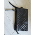 COUNTRY ROAD LEATHER CLUTCH - black