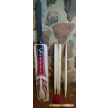 Bas Vampire - Backyard Cricket Kids Set - Size 3 - (As New Package Mild Wear)