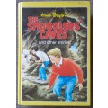 The smugglers caves and other stories - Enid Blyton (32 stories in one hardcover book)