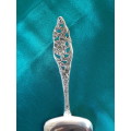 A beautiful silver plated cake lifter
