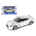 Nissan GT-R  coupe 2009 white-met 1:24 Maisto NEW+boxed  #2094 instant wheels