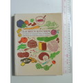 Laurel`s Kitchen - Handbook Vegetarian Cookery & Nutrition - Laurel Robertson, C Flinders, B Godfrey