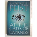 At The Gates Of Darkness - The Demonwar Saga Vol 2 Raymond E. Feist