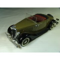 Vintage collectable Solido 1934 Ford V8 Roadster - Metal scale model 1:19