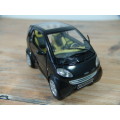 Collectable die cast model Car - Maisto Smart City Coupe - 1:18