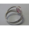 Vintage 925 Silver Ring set with a pink stone, 2.9g, stamped