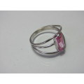 Vintage 925 Silver Ring set with a pink stone, 2.9g, stamped