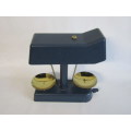 Vintage unusual Brass and painted Metal Balance Scale, excellent working condition, 37cm high, 6Kg