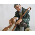 Original vintage 1966 Royal Doulton "The Master" figurine. HN2325, perfect condition, 15cm x 15cm