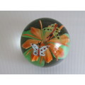 Original Murano art glass Paperweight "Butterflies and Flowers" perfect condition, 6cm diameter