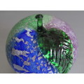 Beautiful art glass Paperweight in the shape of an Apple, perfect condition, 6cm diameter
