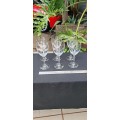 Set of 6 lovely Wine Glasses