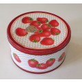 BAKERS 2 kg biscuits tin with strawberies as per photos