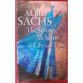 The Strange Alchemy of Life and Law - Albie Sachs - Softcover - 306 Pages
