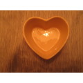 THIS IS SUCH A CUTE LITTLE HEART SHAPED CERAMIC DISH - BEAUTIFUL PIECE!!!!