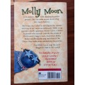 Molly Moon Stops the World (Molly Moon #2) by Georgia Byng