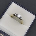 Stunning18ct Gold and Diamond Ring ( V. R88 430 )