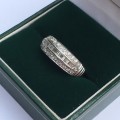 18ct White Gold and Diamond Ring (R35080)