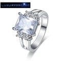 STUNNING! Ring With 5 1,25 Carat Simulated Diamonds Size 6; 7 US