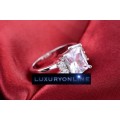 STUNNING! Ring With 5 1,25ct  Simulated Diamonds Size 6; 7; 8 US