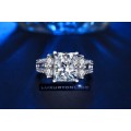 AMAZING! Ring With 0,75ct imulated Diamonds Size 7 US