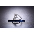 MAGNIFICENT! Ring With Hand Crafted 0,75 Carat Simulated Diamonds Size 6; 7 US