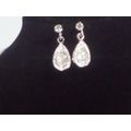 CAPTIVATING! Teardrop Necklace And Earring Set With 1,25 Carat Simulated Diamonds