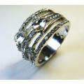 BEAUTIFUL! Ring With 0.75 Carat Simulated  Diamonds Size 9 US / R / 19