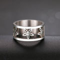 RETAIL PRICE: R 999 (NEVER FADE) Titanium Flower Ring Size 8 US (SILVER ONLY)