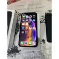 iPhone XS Max SILVER (256GB capacity) *EXCELLENT CONDITION *, comes with box and all accessories