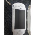 Sony PSP 1000 White + 8GB Memory Card + Geneic Charger