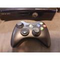 Xbox 360 Slim Gloss Black 250GB + Wireless Controller + 4 Games