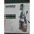 Metabo Mag 32 magnetic Core drill c/w 14 Off hole cutters