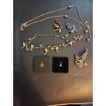Costume jewelery lot, including an marcasite brooch