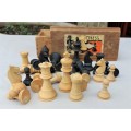 COLLECTABLE 1950S K and C LONDON STAUNTON WOODEN CHESS SET