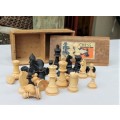 COLLECTABLE 1950S K and C LONDON STAUNTON WOODEN CHESS SET